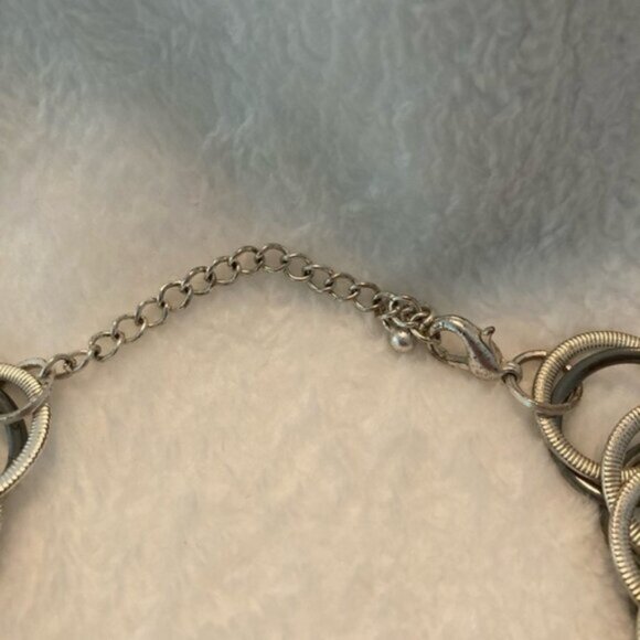 STATEMENT Necklace - Picture 3 of 3